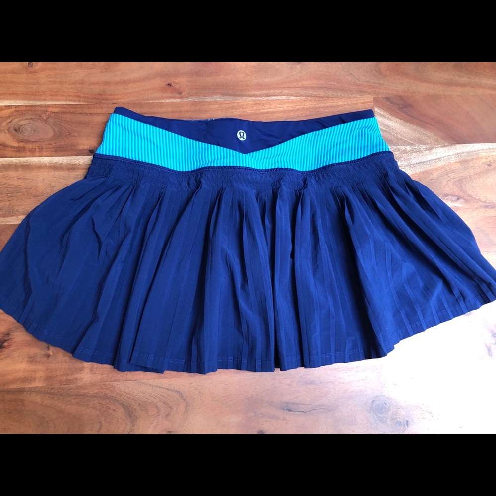 Lululemon pleated workout tennis skirt size 4